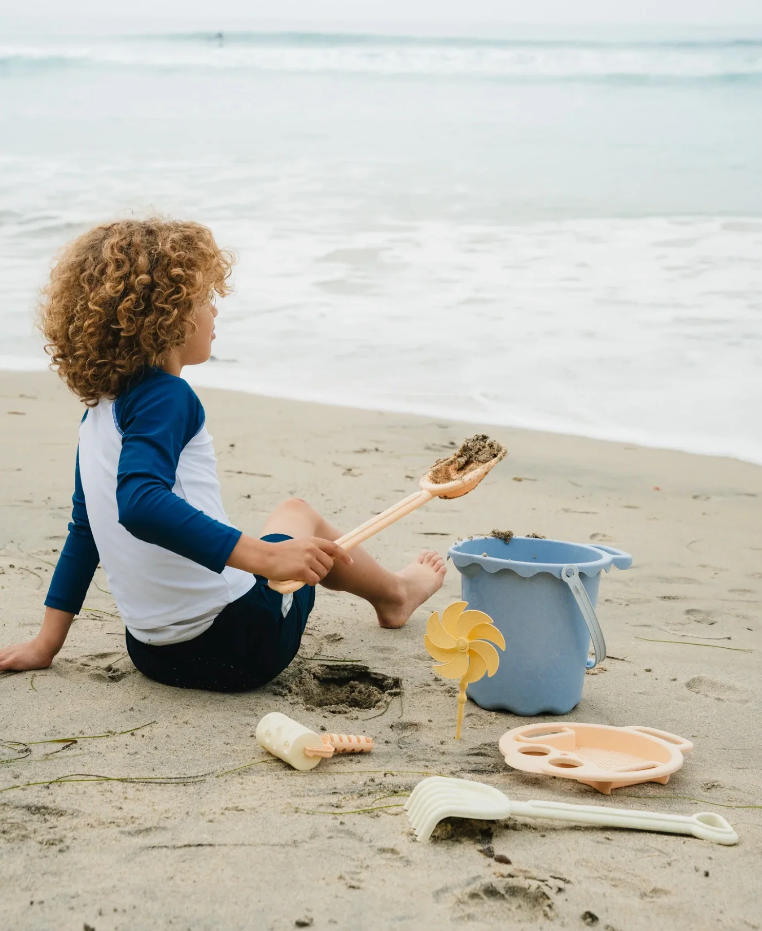 Sand Toy Bucket Set - Image 2