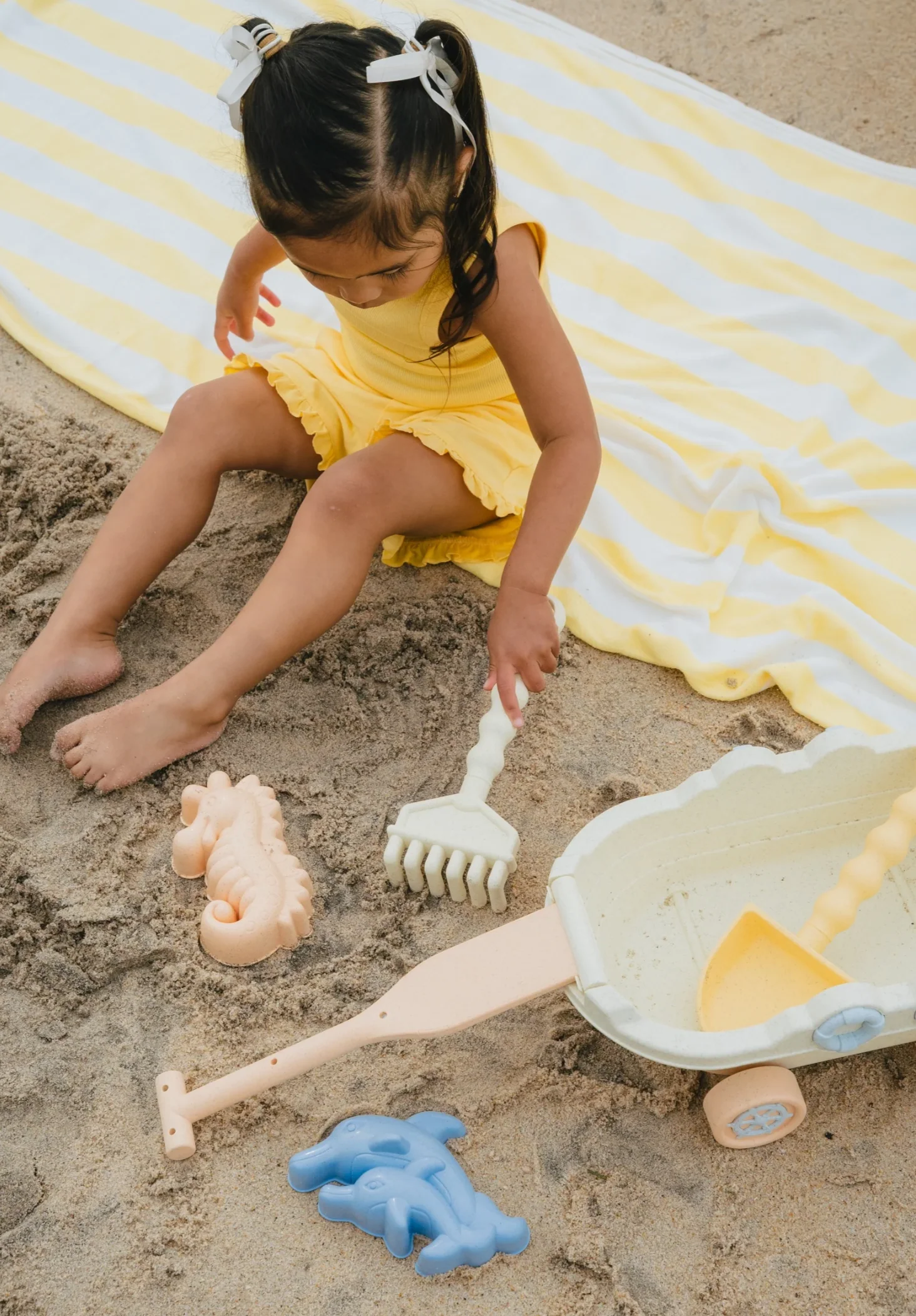Sand Toy Wagon Set - Image 2
