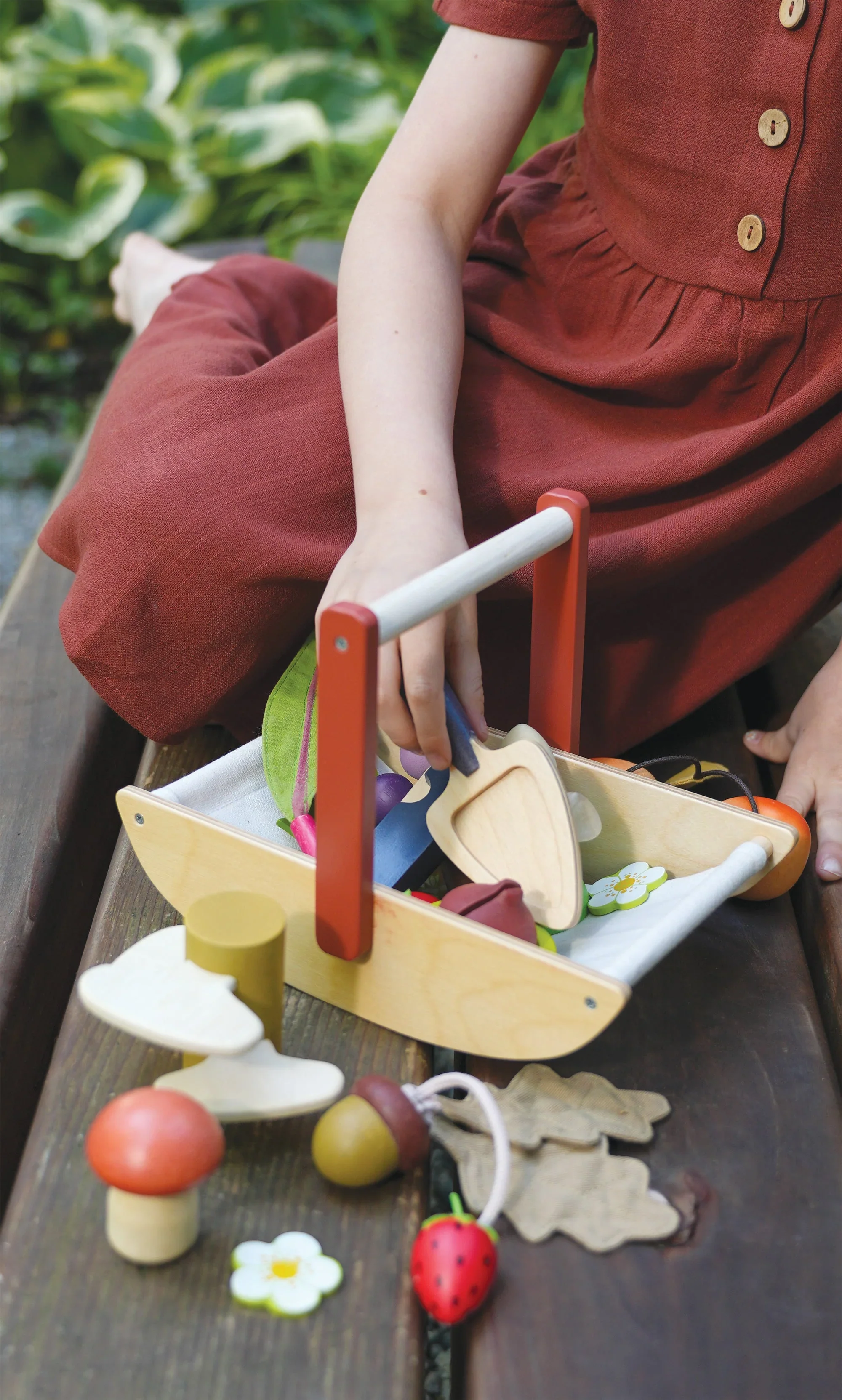 Wild Wood Foraging Trug - Image 5